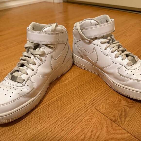 Nike Shoes - White - Picture 3 of 4